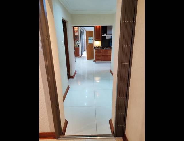 4 BEDROOM HOUSE FOR SALE IN LENASIA